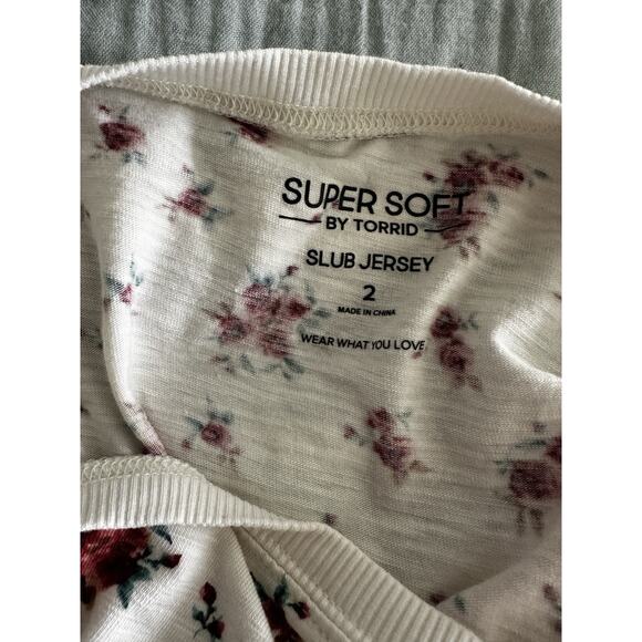 Torrid Super Soft White Rose Print Crewneck Slub Jersey Tank Top Size 2X - Picture 5 of 5